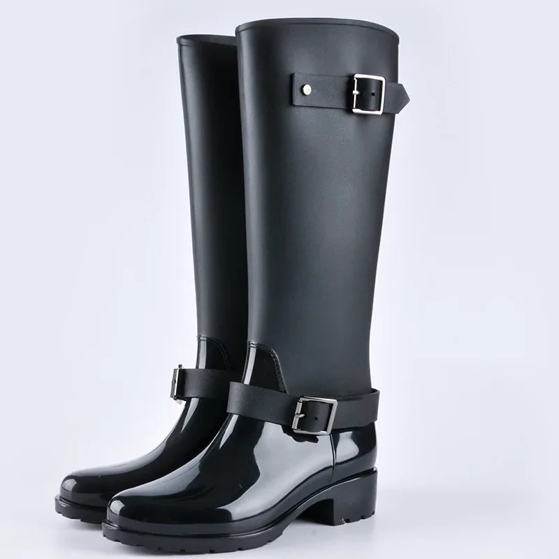 EB | Damen wasserdichte knielange Gummistiefel mit Schnallen & Blockabsätzen