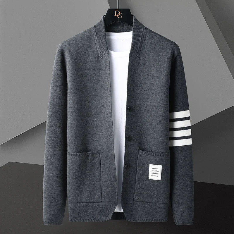 EB | Gestrickte Strickjacke
