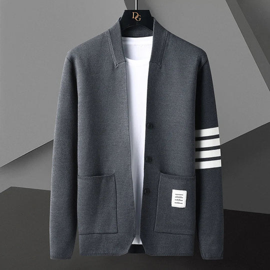 EB | Gestrickte Strickjacke