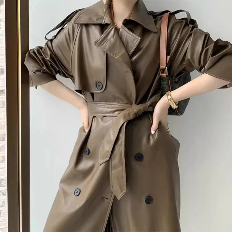 EB | Langer Trenchcoat für Frauen Lederlook Stilvoll und Modern