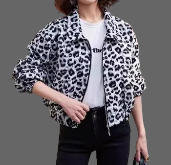 Damen Bomberjacke mit Leopardenmuster und elastischen Bündchen EB