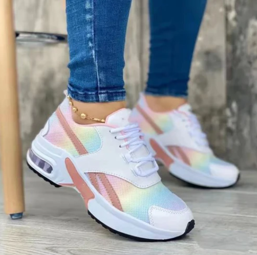 Vibrante Schritt Sneakers | Fügen Sie Ihrem Alltagslook einen Farbklecks hinzu EB