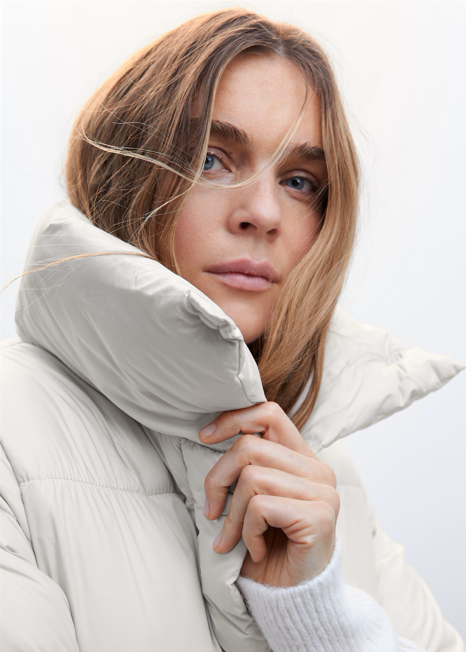 EB | Pufferjacke Damen Reguläre Passform Warmer Schutz Essentielle Eleganz