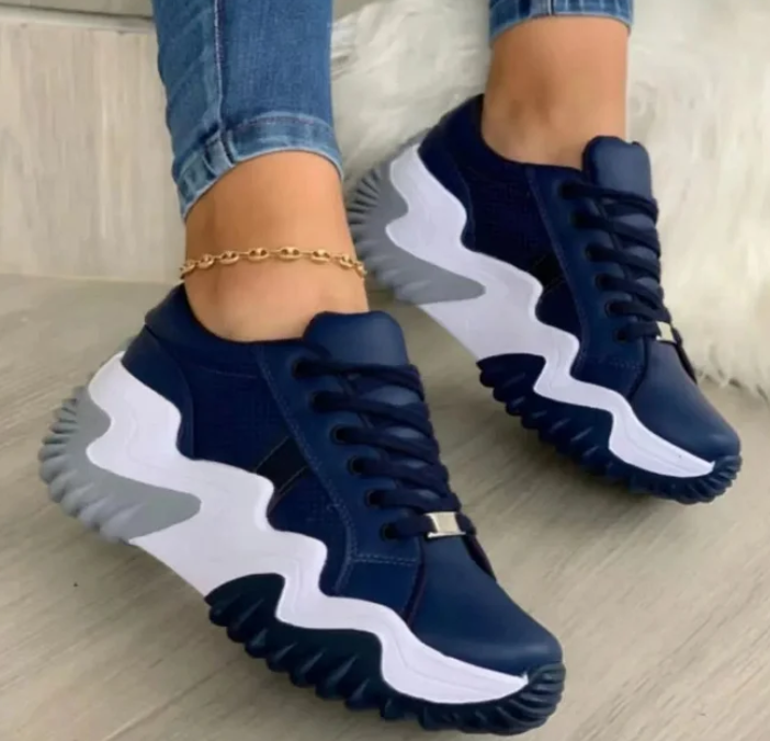 Sneakers mit klobiger Sohle zum Schnüren EB EB