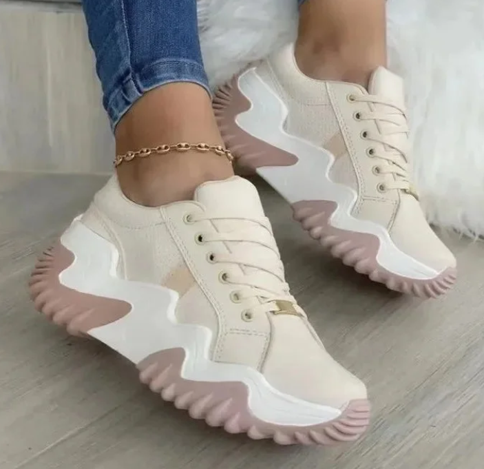 Sneakers mit klobiger Sohle zum Schnüren EB EB