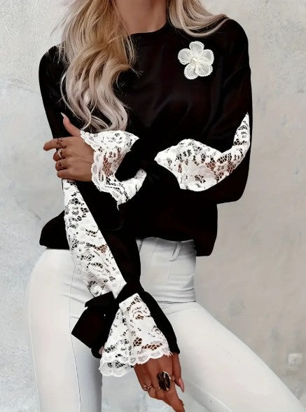 EB | Stylische Spitzenbluse mit floralen Design