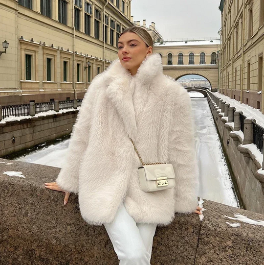EB | Luxuriöse Jacke Aus Weichem Kunstfell für Damen