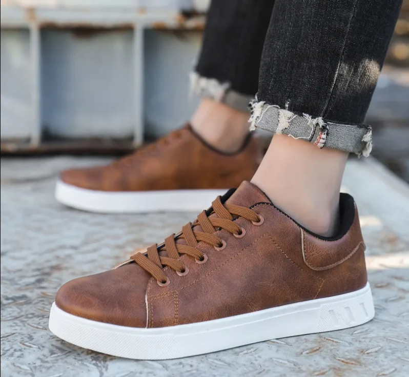 EB | Leder-Herrenschuhe Im Klassischen Design