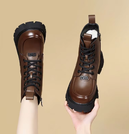 Komfortable, pelzgefütterte und rutschfeste Stiefeletten mit seitlichem Reißverschluss EB