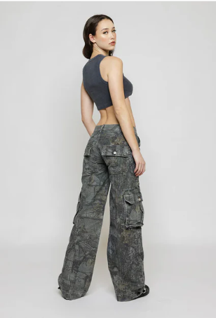 EB | Niedrig taillierte Cargo-Hose Braun Camo