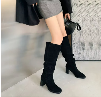 EB | Stiefel mit hohem Absatz