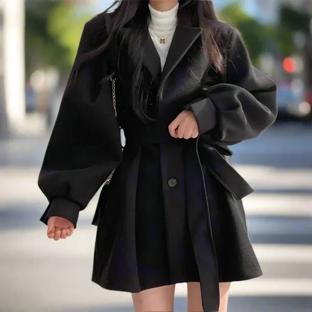 EB | Langer Damen-Trenchcoat mit Gürtel - Zeitlose Eleganz