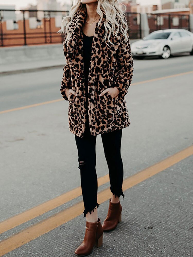 EB | Leopardenmuster Faux Felljacke - beige Winterjacke für stilvolle Anlässe