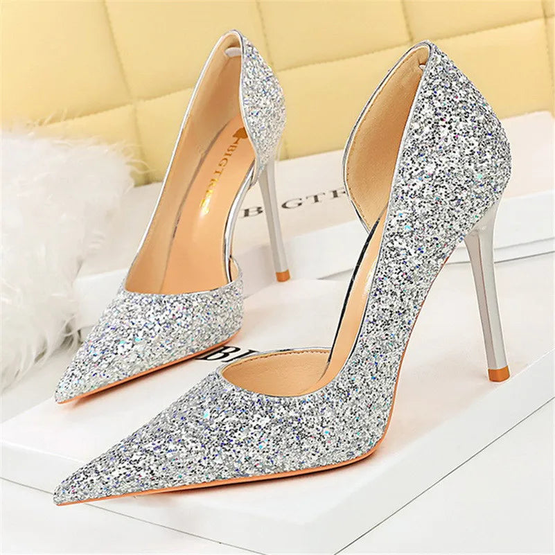 EB | Glitzernder, Spitzer Stiletto Absatz
