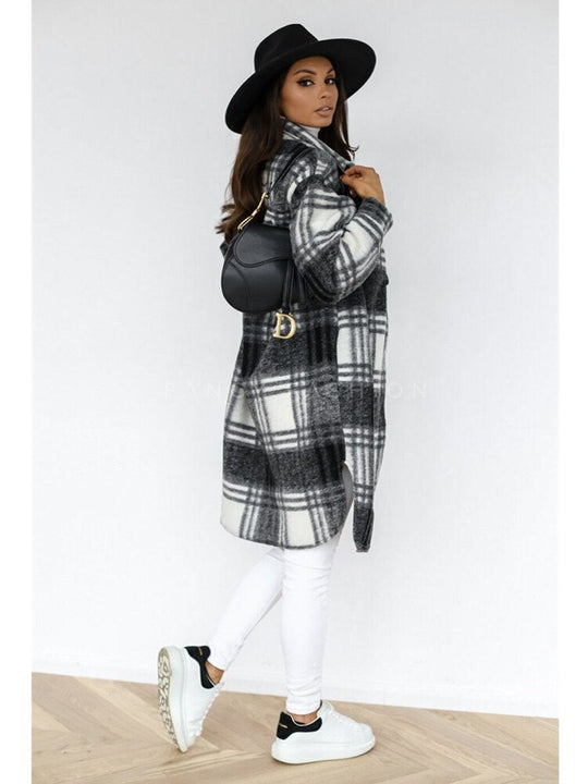 EB | Gepunktete Jacke