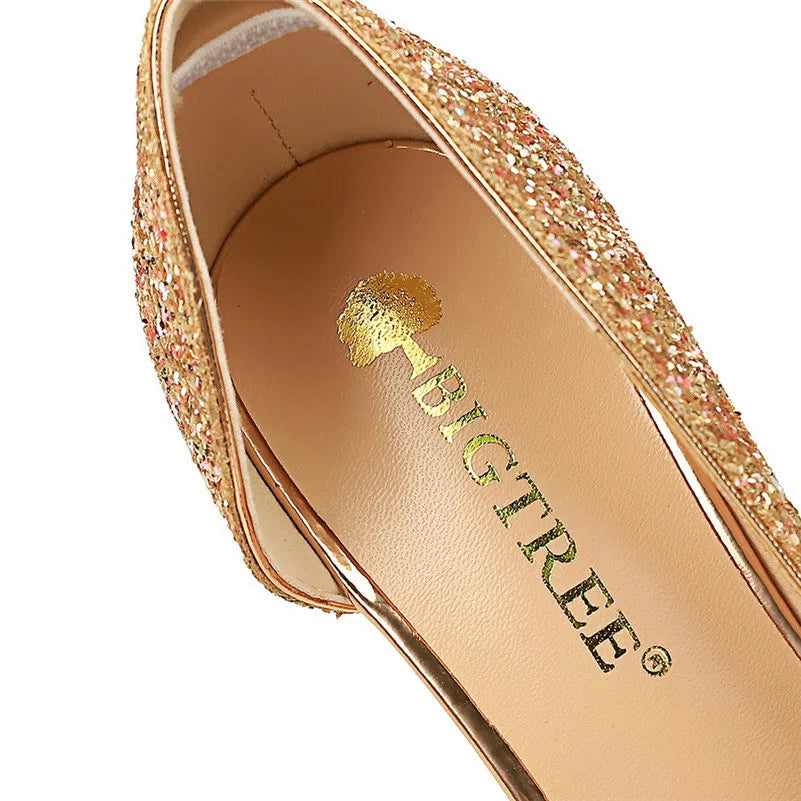 EB | Glitzernder, Spitzer Stiletto Absatz