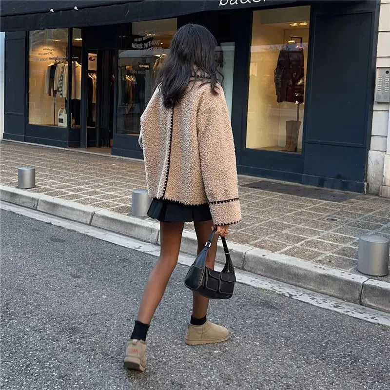 EB | Teddyjacke mit Weichem Stoff