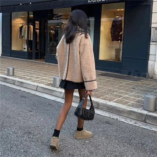 EB | Teddyjacke mit Weichem Stoff