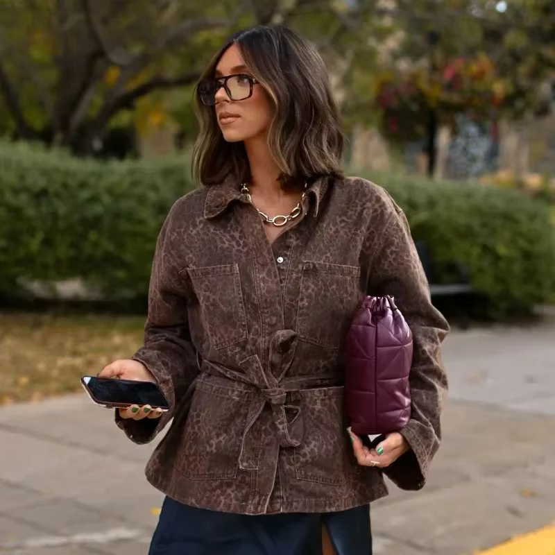 EB | Jeansjacke mit Leopardenmuster