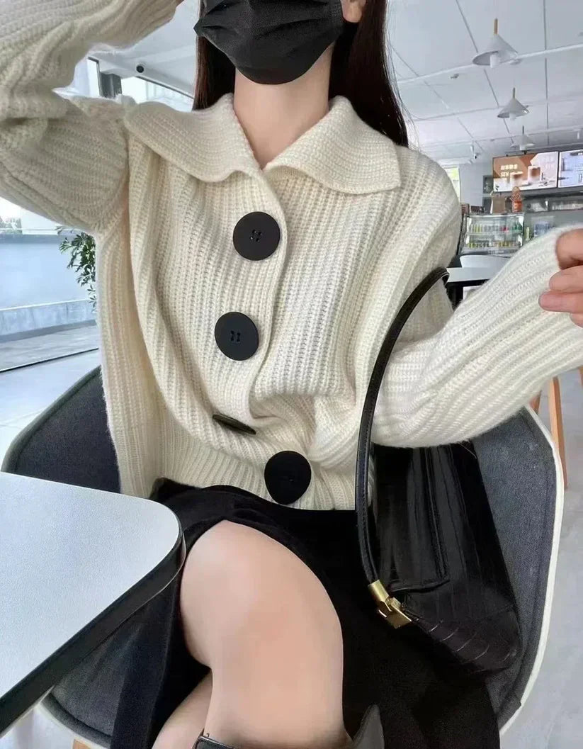 EB | Elegante Strickjacke mit Knopfverschluss