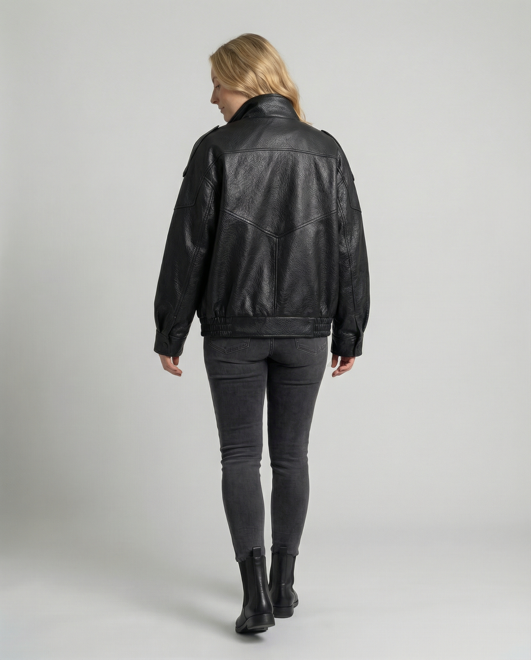 EB | Asymmetrische Lederjacke