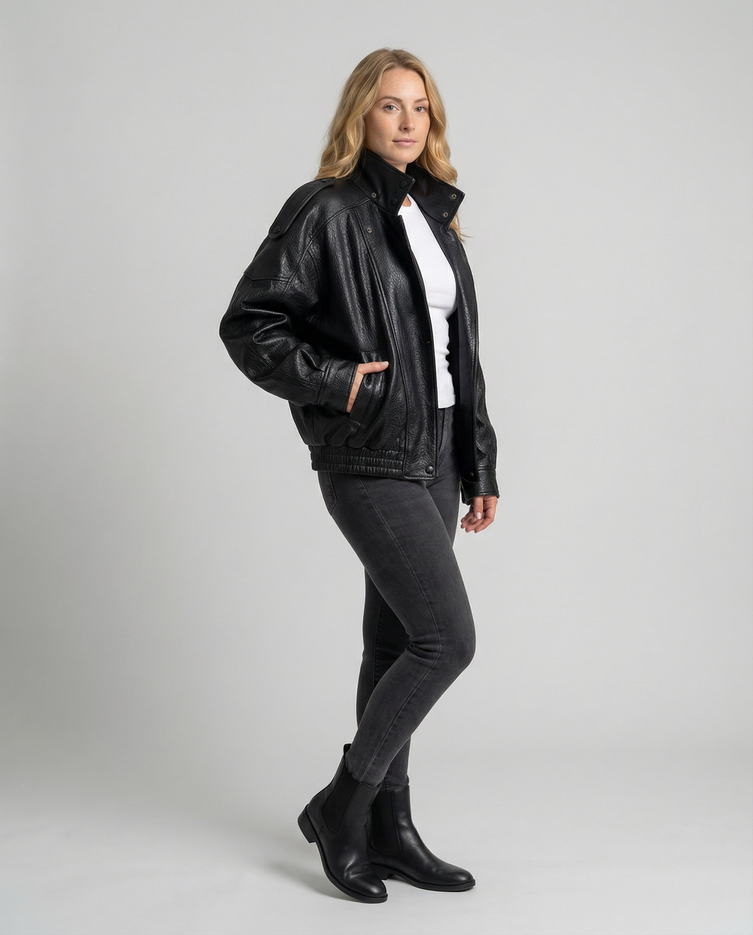 EB | Asymmetrische Lederjacke