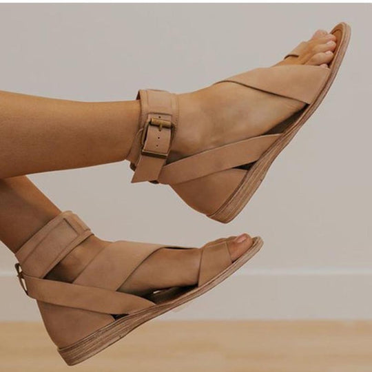 EB | Sandalen mit Kreuzband und Zehenring