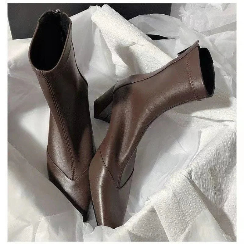 EB | High Heels Chunky Heel Stiefel mit Spitzem Zehen