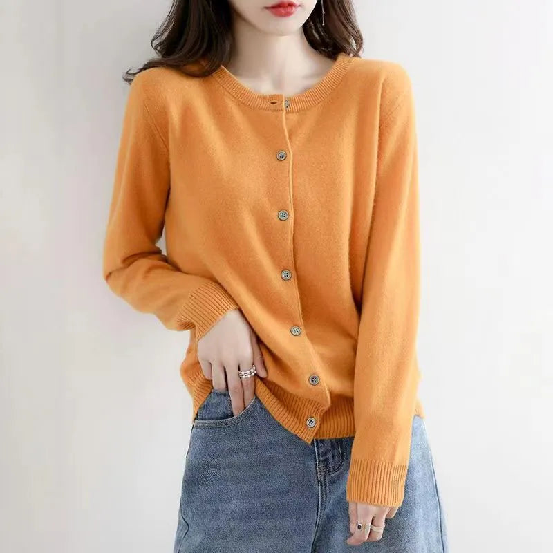 EB | Klassische Strickjacke