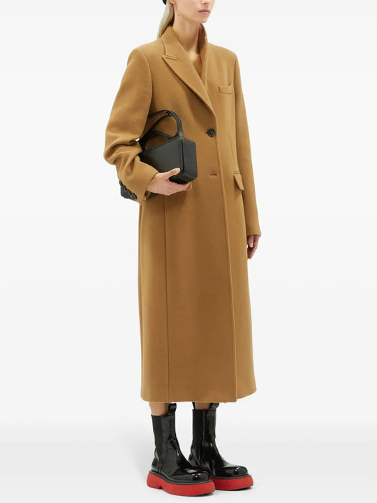 EB | Camel Mantel