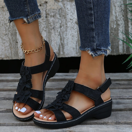 EB | Orthopädische Sandalen mit Schwarzen Blumen