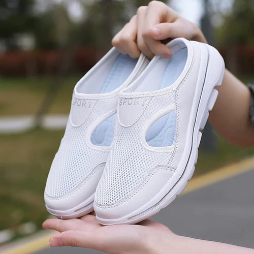 Weiße Atmungsaktive SlipOns EB