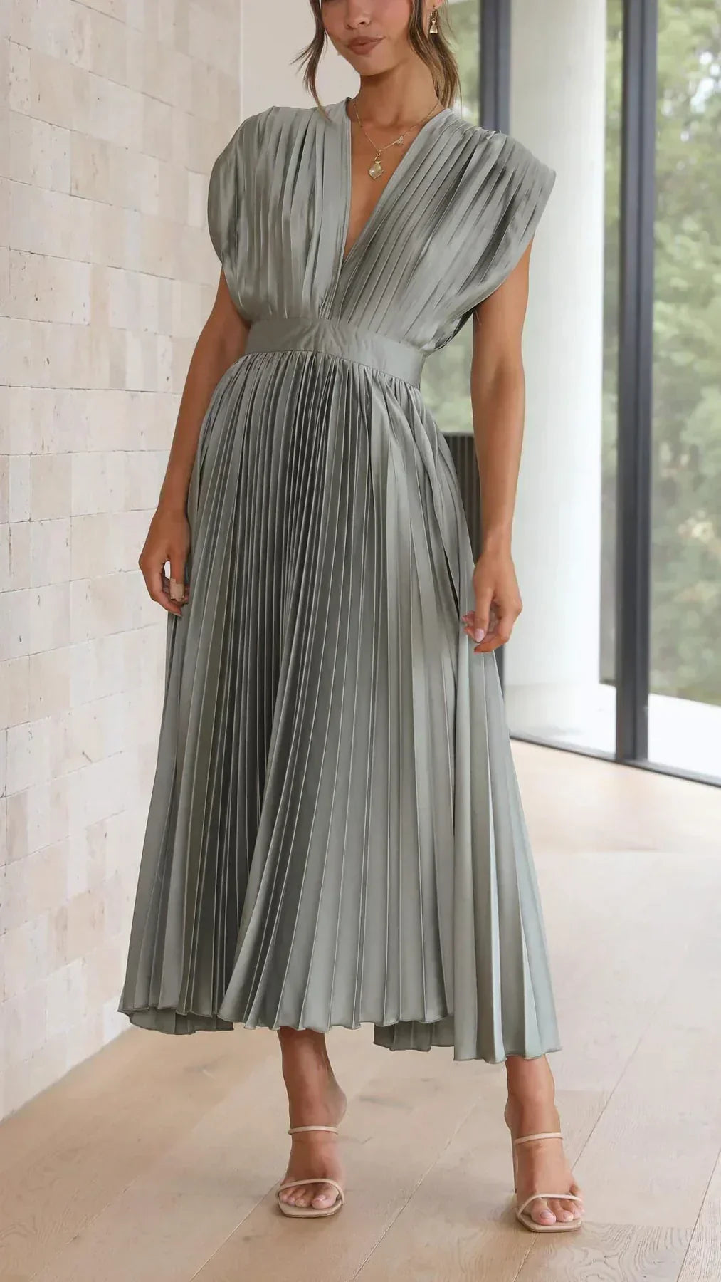 EB | Ärmelloses, Plissiertes Midikleid