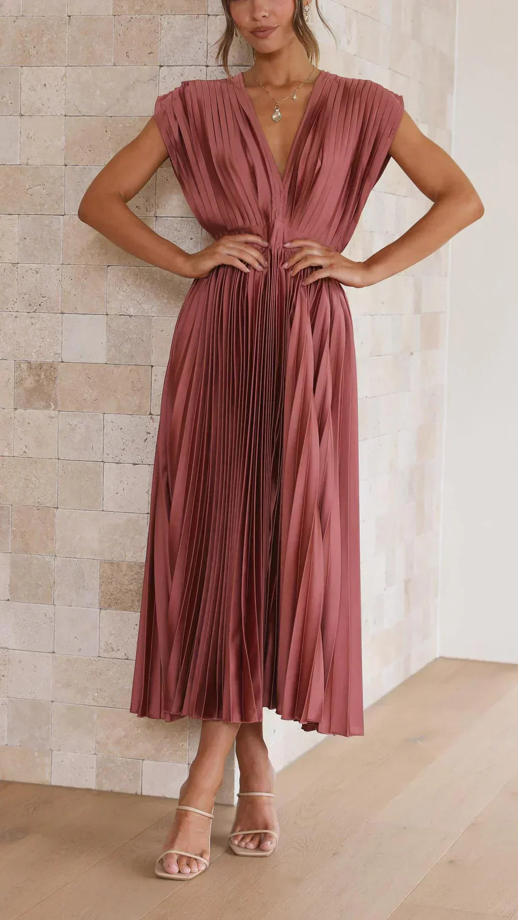 EB | Ärmelloses, Plissiertes Midikleid