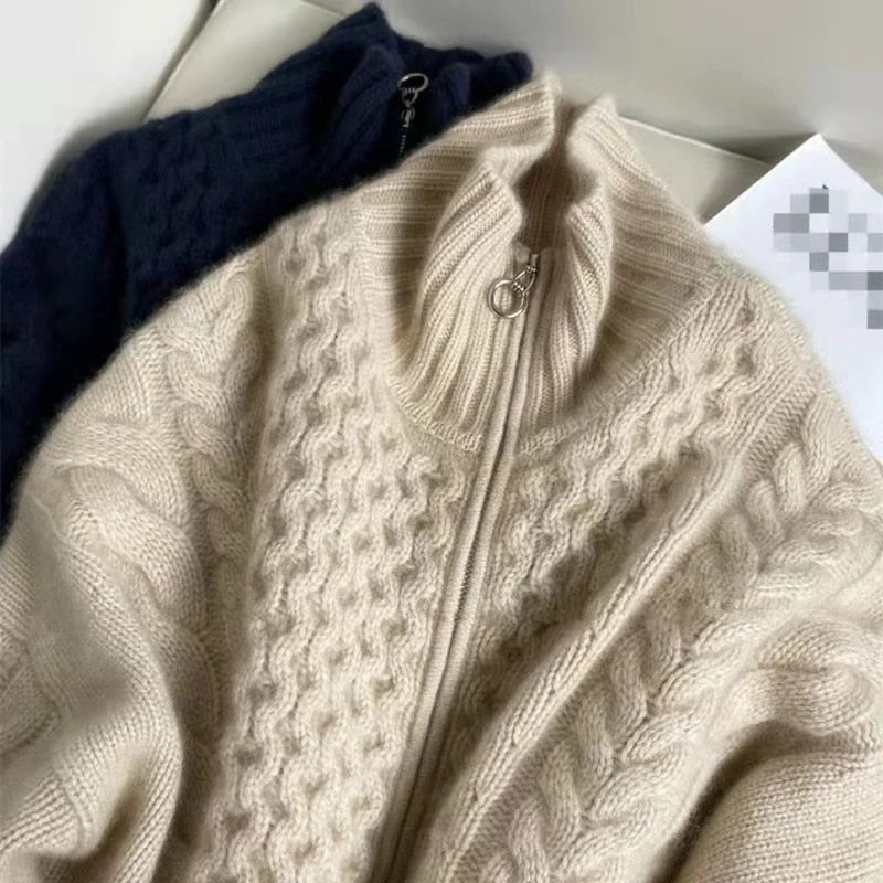 EB | Modische und Minimalistische Winterjacke