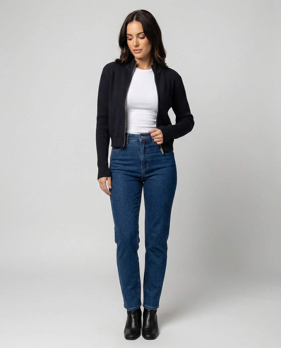 Taillierte Damen Strickjacke mit Reißverschluss und Stehkragen in Marineblau