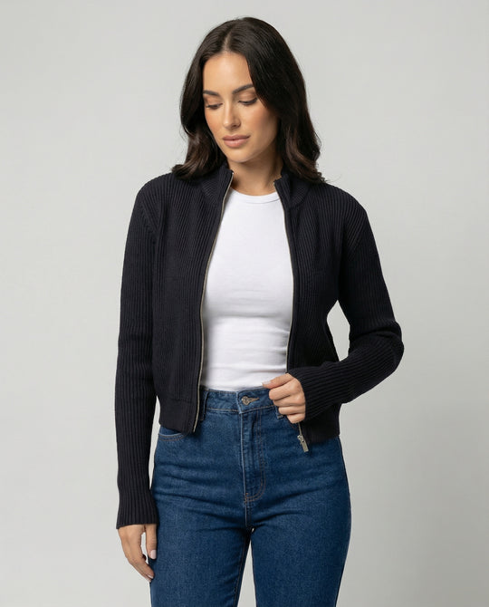 Taillierte Damen Strickjacke mit Reißverschluss und Stehkragen in Marineblau
