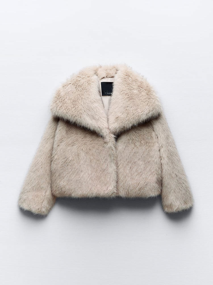 EB | Warme Pelzjacke Für Damen In Stilvollem Design