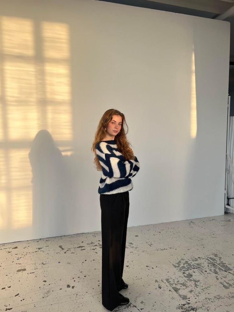 EB | Übergroßer Strickpullover mit Rundhalsausschnitt und Langen Ärmeln