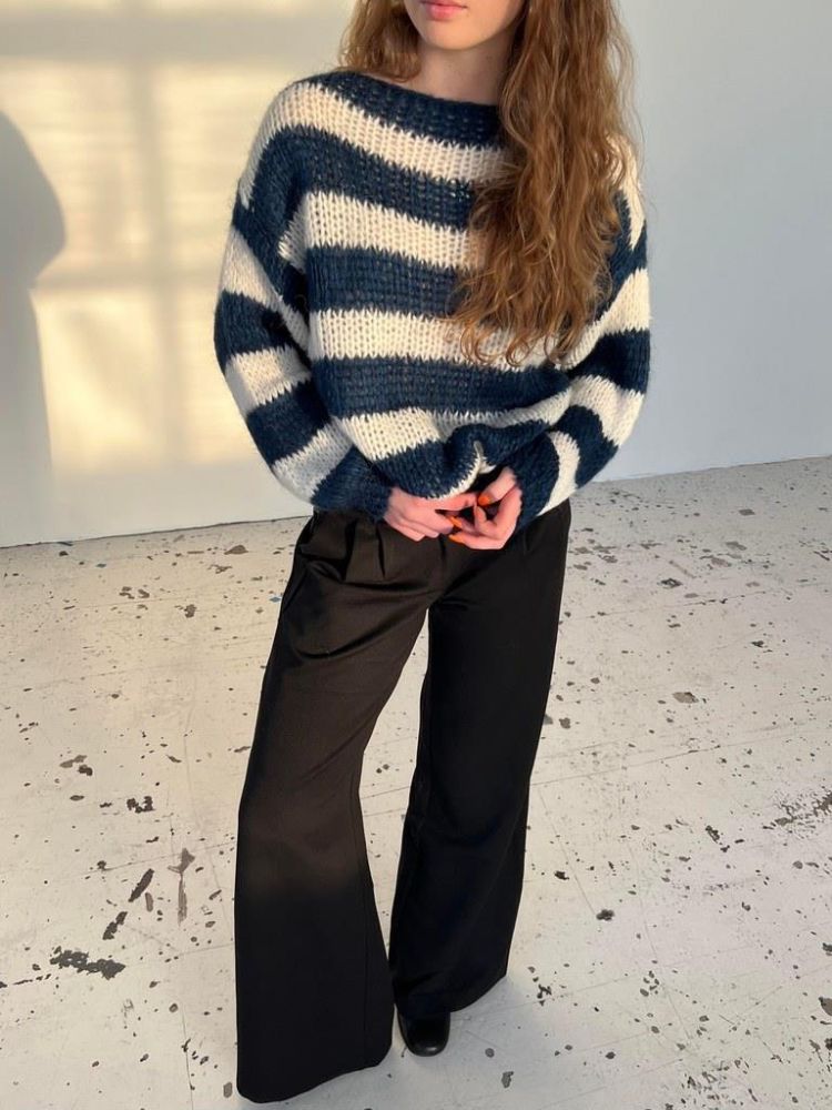 EB | Übergroßer Strickpullover mit Rundhalsausschnitt und Langen Ärmeln