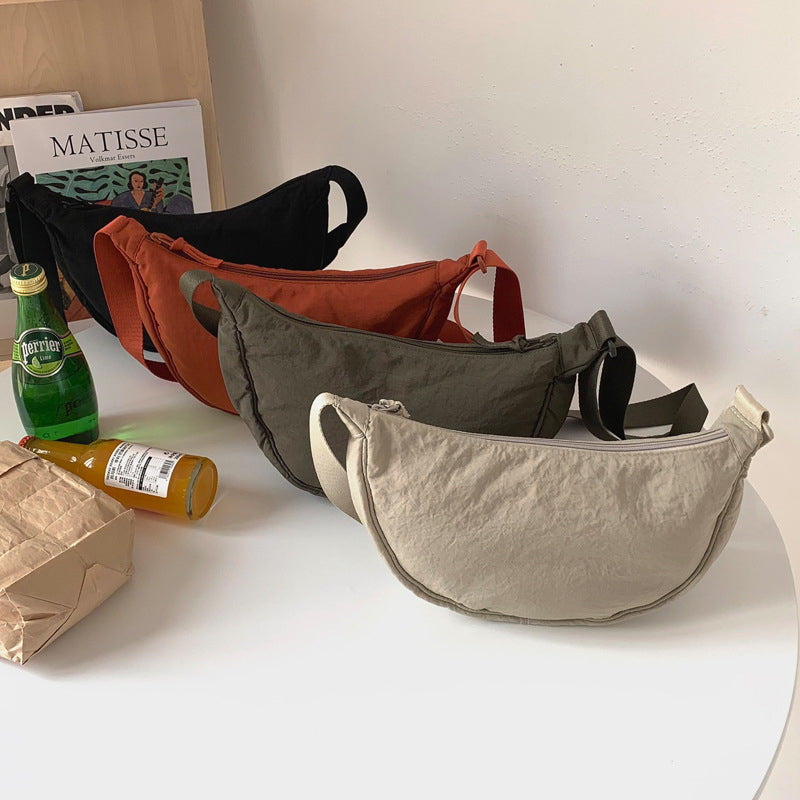 EB | Damenumhängetasche Half Moon mit Verstellbarem Riemen