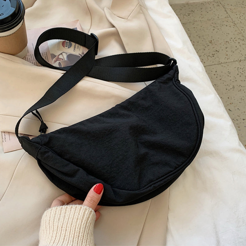 EB | Damenumhängetasche Half Moon mit Verstellbarem Riemen