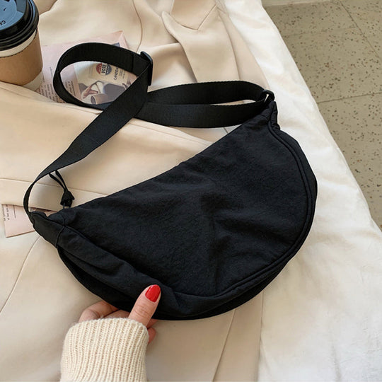 EB | Damenumhängetasche Half Moon mit Verstellbarem Riemen