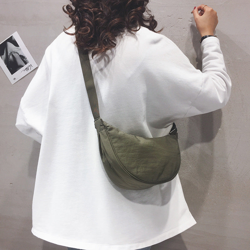 EB | Damenumhängetasche Half Moon mit Verstellbarem Riemen