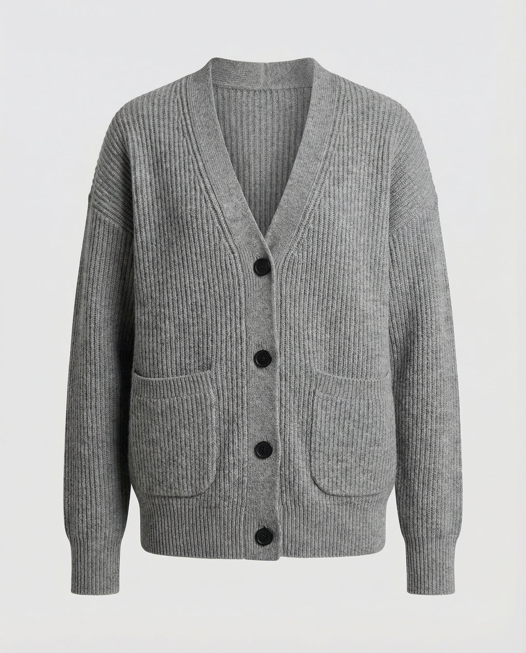 Weit geschnittene Strickjacke mit aufgesetzten Taschen und markanter Knopfleiste EB
