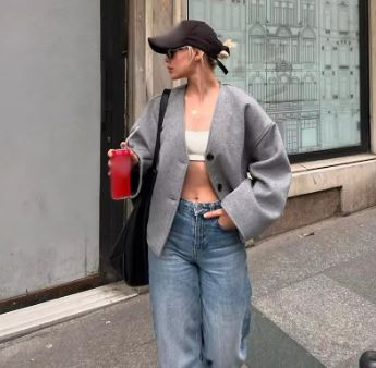 EB | Trendige Kurze Jacke Minimalistisches Design Elegant und Modern