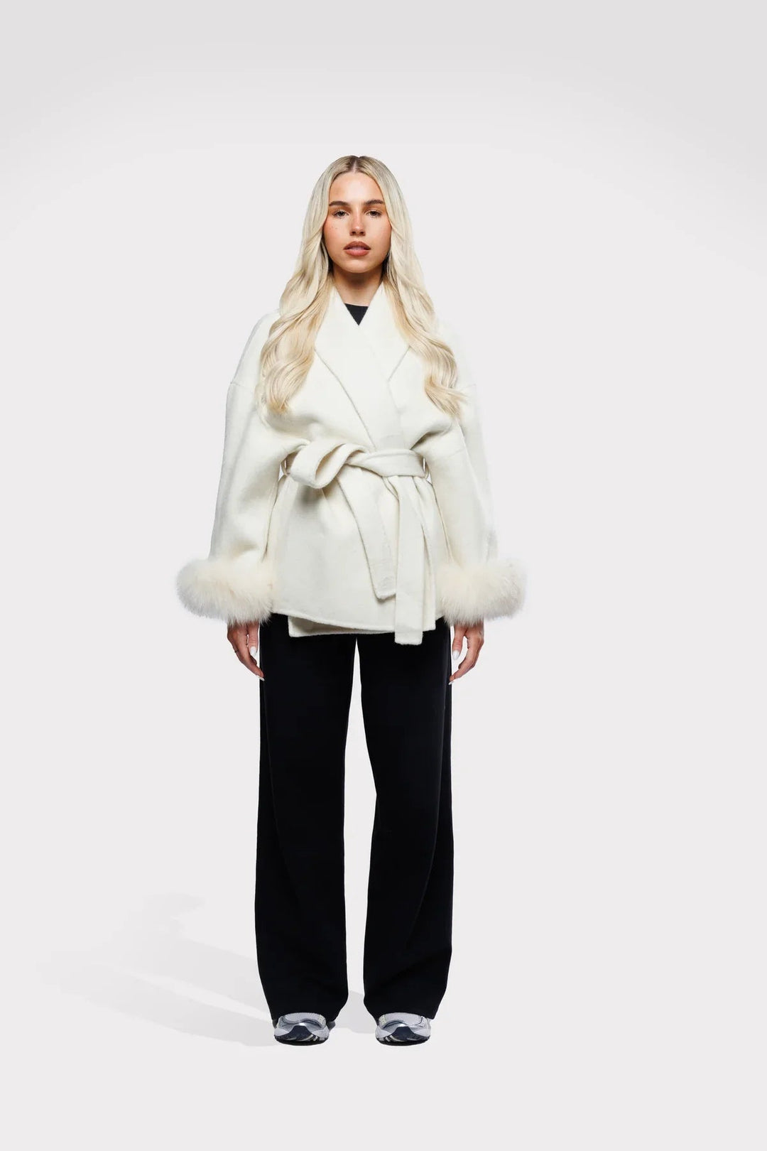 EB | Damen Wickelmantel mit luxus Kunstfell und zeitlosem Design