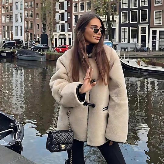 EB | Zeitgenössische Strickjacke