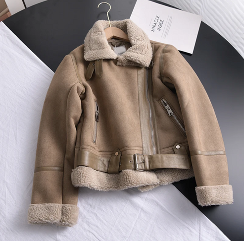 EB | Faux Schaffell Bikerjacke Reißverschlussdetail mit Gürtelabschluss