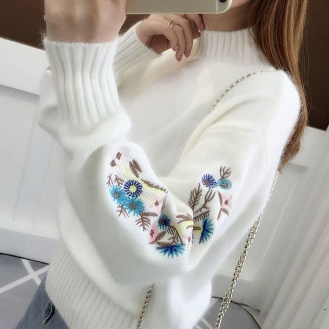 EB | Strickpullover mit floraler Stickerei